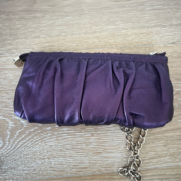 Gucci purple metallic clutch wristlet chain bag - Picture 4 of 5